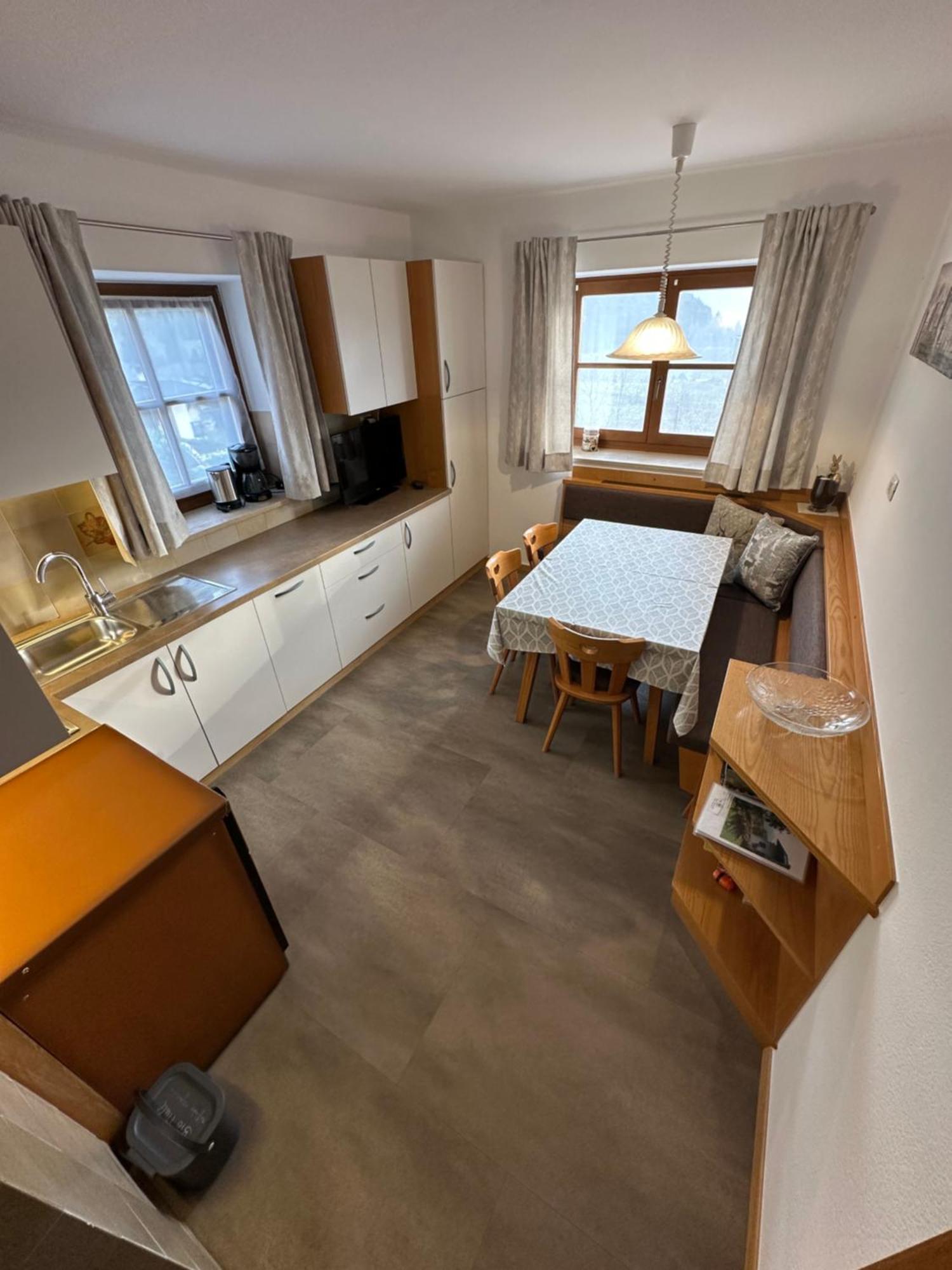 Alpenrose Apartment เมลตินา ภายนอก รูปภาพ